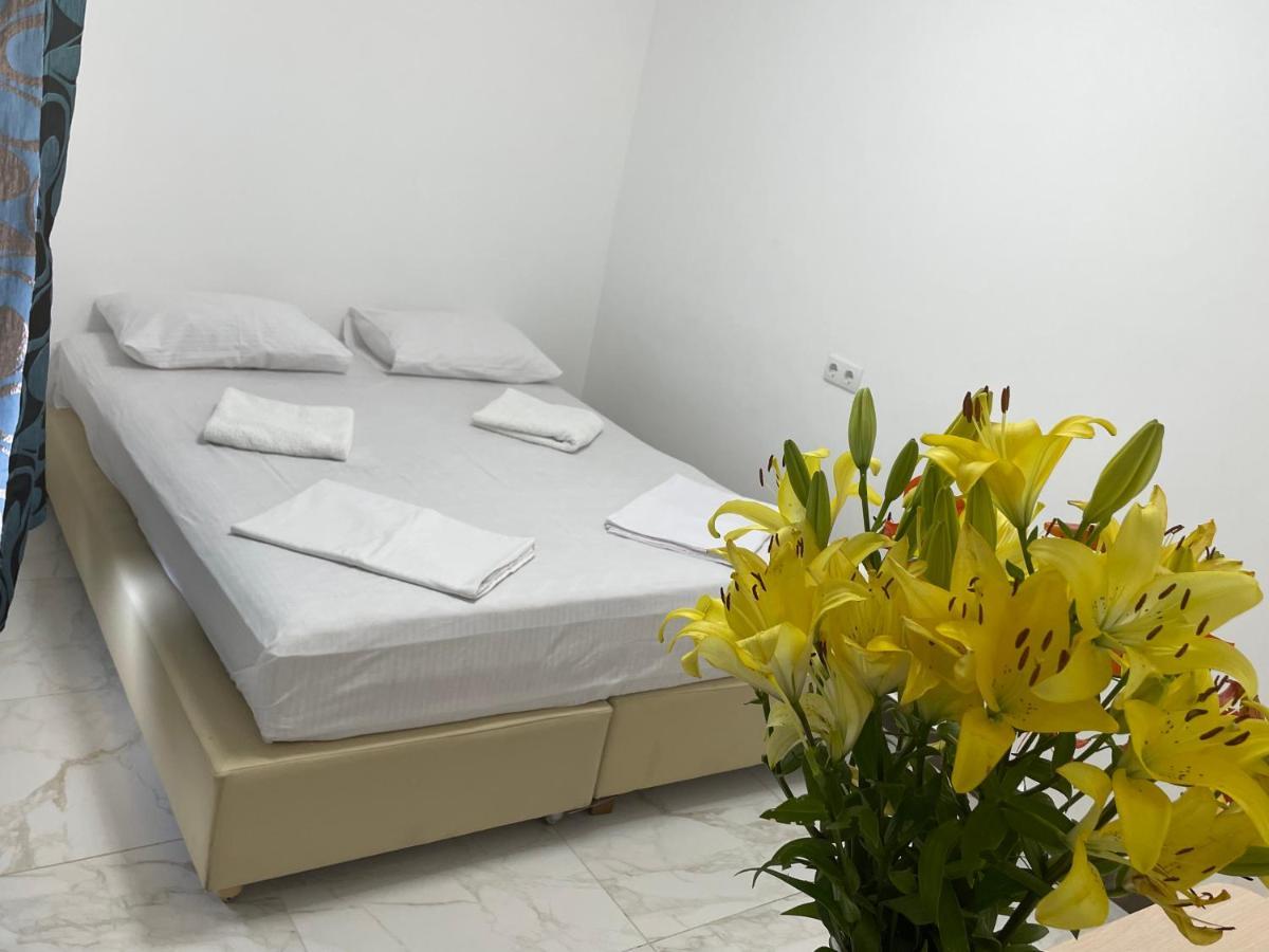 Shaarei Zion Hotel *