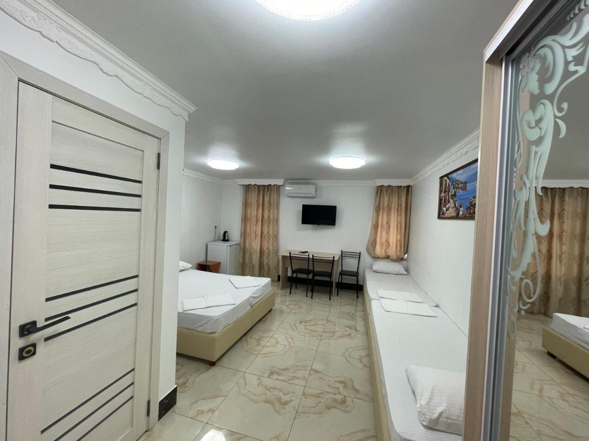 Shaarei Zion Hotel *